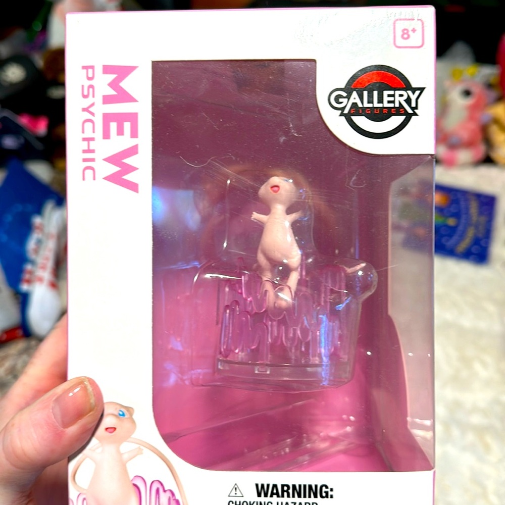 Pokémon Mew Figure